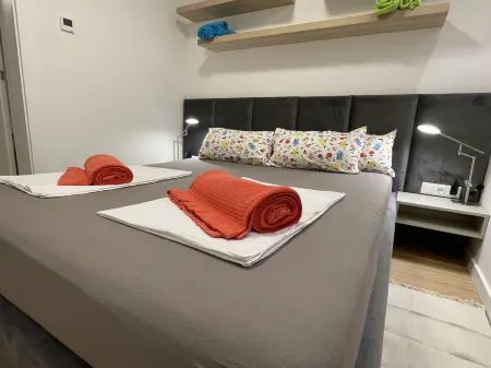 Moderne Ferienwohnung für 4 bis 5 Personen, 50m zum Strand Отели в г. Мали-Лошинь