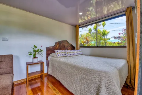 Eco-friendly 1 bedroom 300 Mts from beach and town