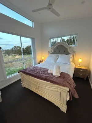 Serene Countryside Accommodation 4km from town at Red Hill Cabin #1 Walcha Hotels in Walcha