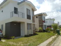Avida 3-Bedroom Vacation House with Pool - غرفة مطلة على الجبل