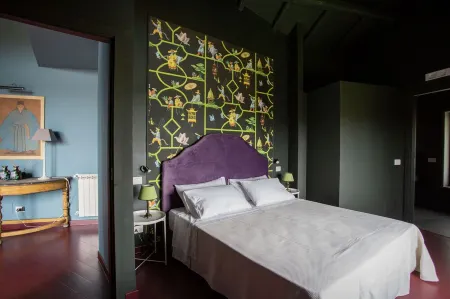 Between Etna and the sea