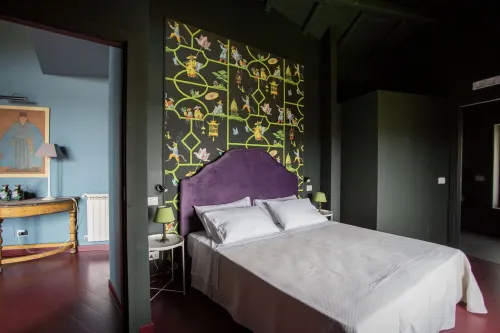 Between Etna and the sea