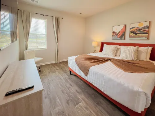 Charming 3-bedroom townhome with AC, WiFi in welcoming Myrtle Beach