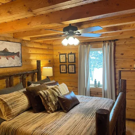 Bear Necessities Lodge on Ski Mountain • Fire Pit, Large Deck, Grill & Wildlife