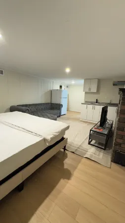 Cambridge Private Basement | Full Kitchen, Bathroom & Comfort Отели рядом с достопримечательностью «Кеймбридж Скалпчер Гарден»