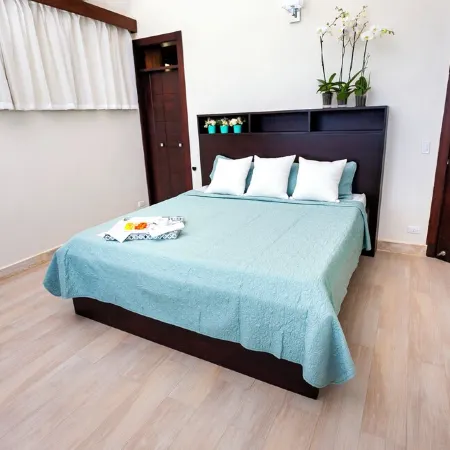Oceanview Luxury Villa, 6 bedrooms, WiFi, AC, breakfast Preparation included