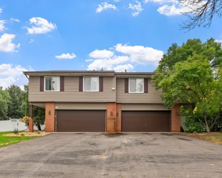 Modern 4BR FirePit Grill 2MI NSC Pet-Friendly! Hotels in Blaine
