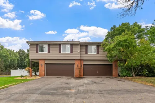 Modern 4BR FirePit Grill 2MI NSC Pet-Friendly! Hotels in Blaine