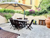 Cottage on the sea in residence with garden