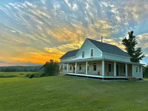 Boutique Country Vermont Farmhouse Fully Remodeled