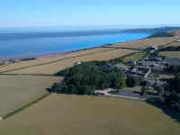 Bliss @ Pickwell Manor - amazing apartment in this manor house with hot tub Hotels in Croyde