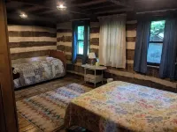 4-bedroom Rustic secluded cabin in fabulous Bedford with WiFi