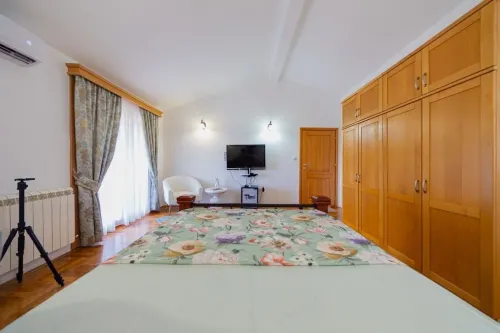 Charming 3-bedroom villa with AC and WiFi in lovely Podgorica