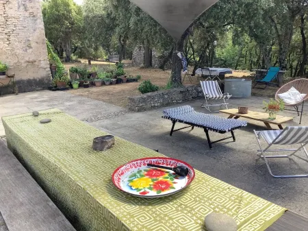 Charming country house, all comforts, pets welcome, 3 km from Ménerbes. Отели рядом с достопримечательностью «Люберон»