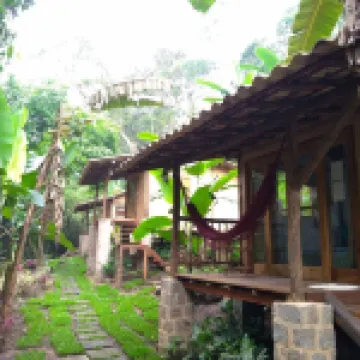Chalets in Paraty with private waterfall