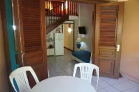 Apartment Camélia (500 m from the BEACH, with SWIMMING POOL)