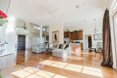 Tranquil and Luxurious 3BR/2.5BA home in Albany