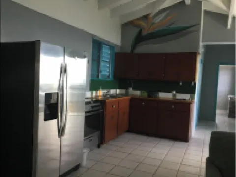 Charming 2-bedroom house in superb St Thomas with AC, WiFi