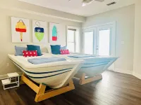 Sunrise at Lake Anna: Lakefront, Boathouse, Pickleball, Golf, Hot Tub, Arcade