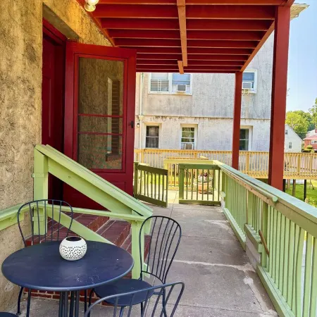 1-Bedroom Garden Apartment