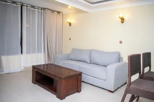 Luxurious 2 bedroom executive appartment suite located at the heart of karen 蘭加塔羅蓋酒店