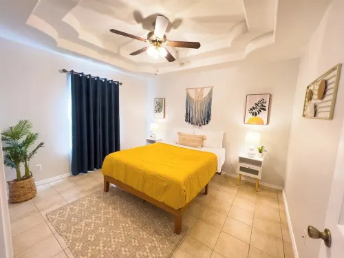 Charming 2-bedroom condo in lovely Edinburg Wifi/Netflix