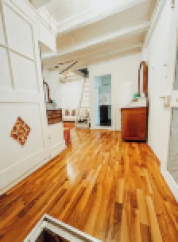 Old apartment in the heart of the city with terrace