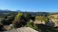 Apartment with panoramic views and terrace, close to Verdon canyon & Moustier