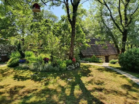 Gîte "Le Causse" de St Chels Charm, sport and relaxation... Отели в г. Сен-Шель