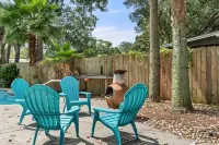 Coastal Comfort~3 BR Home w/Pool~Sleeps 9~Near Pensacola Beach