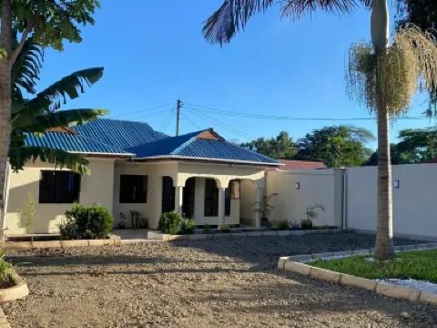 Marvelous 3-bedroom apartment with WiFi in Arusha Отели в г. 