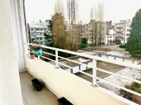 NEW! Spacious, bright 2-bedrm, Ixelles Solbosch, great amenities.  2-wk+ stays