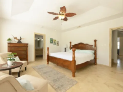 Luxury Waterfront Villa + FULL RESORT ACCESS! No sargassum! Hotels in Maya Beach