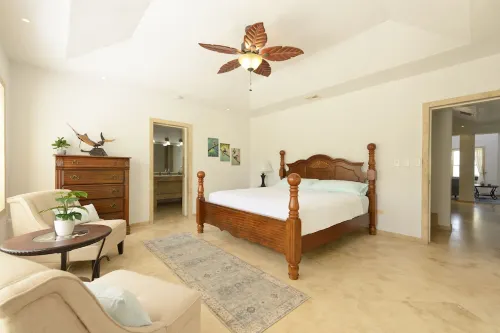 Luxury Waterfront Villa + FULL RESORT ACCESS! No sargassum! Hotels in Maya Beach