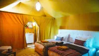 Room in Bungalow - Saharian Luxury Camp Hotels near Auberge La Belle Etoile Xaluca