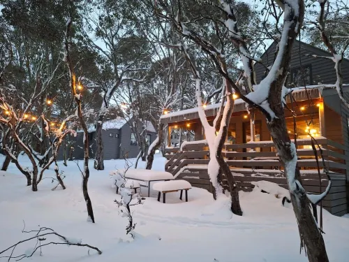 Cuff'n'Collar Stable Chalet Hotels in Dinner Plain