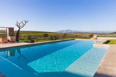 Vineyard Views Country House Các khách sạn gần Riebeek Cellars