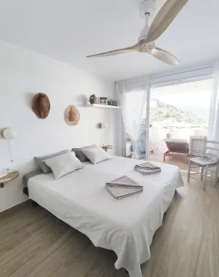 Thegoldsand Salions, Tossa de MarApartment in private cove. Hotel in zona Moorish Tower