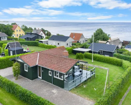 "Slava" - 75m from the sea Hotels in Hesselager