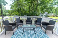 4 Bed, King Bed, Tvs ,Grill, Crib, Kids Essentials,Sleep Noise Machine,Bond Park