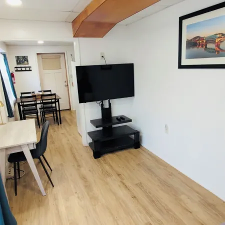 Charming  1-bedroom apartment in peaceful Dayton with WiFi, AC.