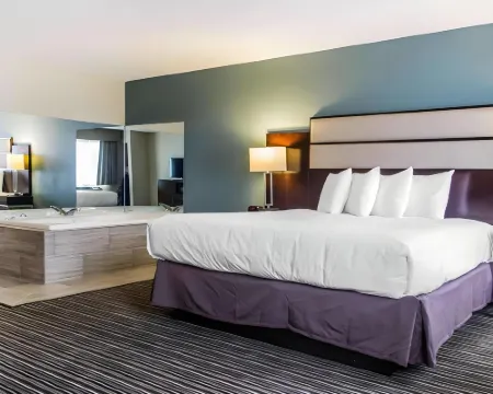 Quality Inn Hotels in Streetsboro