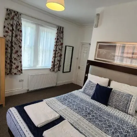Gatwick Castle B&B