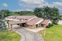 Wautoma Inn by OYO Near Airport WI 73 - parking