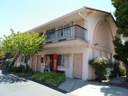 Morgan Hill Inn Отели в г. Морган Хилл