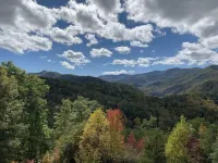 Million Dollar views from 360 wrap-around porch 피전 호텔