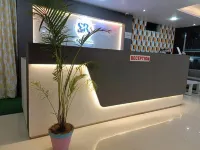 Hotel Shree Rajrajeshwar Palace 마헷워 호텔