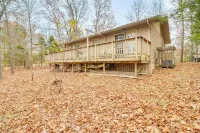Serene Yellville Retreat w/ Hot Tub on 85 Acres - 3-Star