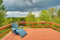 Peaceful Bedford Escape: Deck & Stunning Views! - Alojamientos