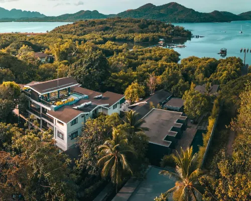 The Funny Lion - Coron Hotels in Coron